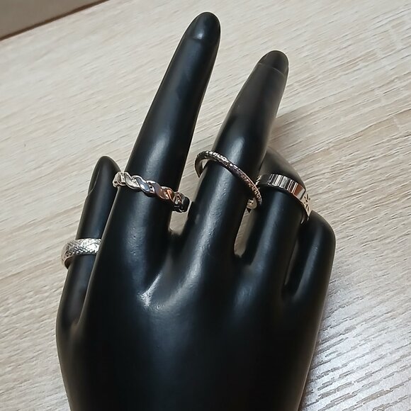 NWOT Set of 4 Fashion Jewelry Silver/White Tone Slim Womens Rings Adjust. #4 - Picture 1 of 11